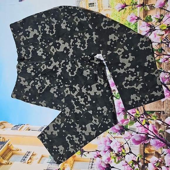 AMADI Camo High Waist Trousers Pants Anthropologie Medium - Picture 2 of 7